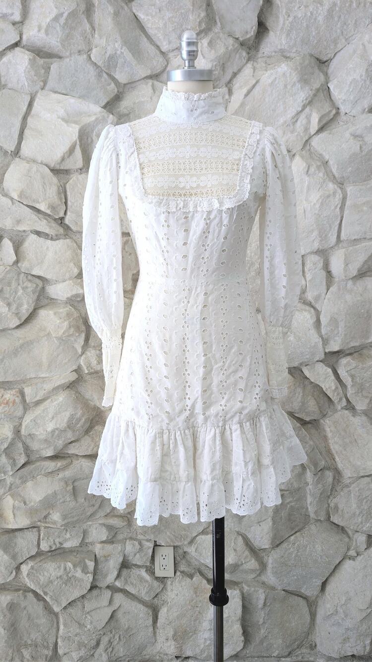1970s Gunne Sax Style Mini dress with puff sleeve XS